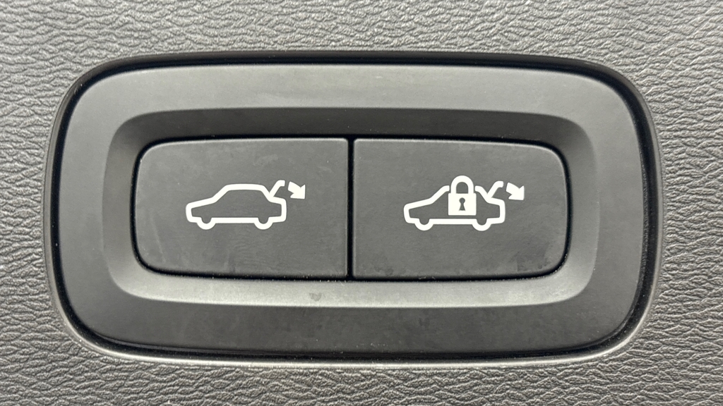 Volvo V60 Plus Black #17