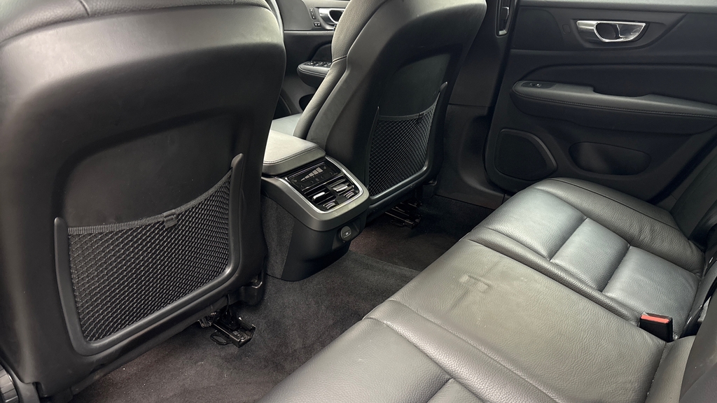 Volvo V60 Plus Black #12
