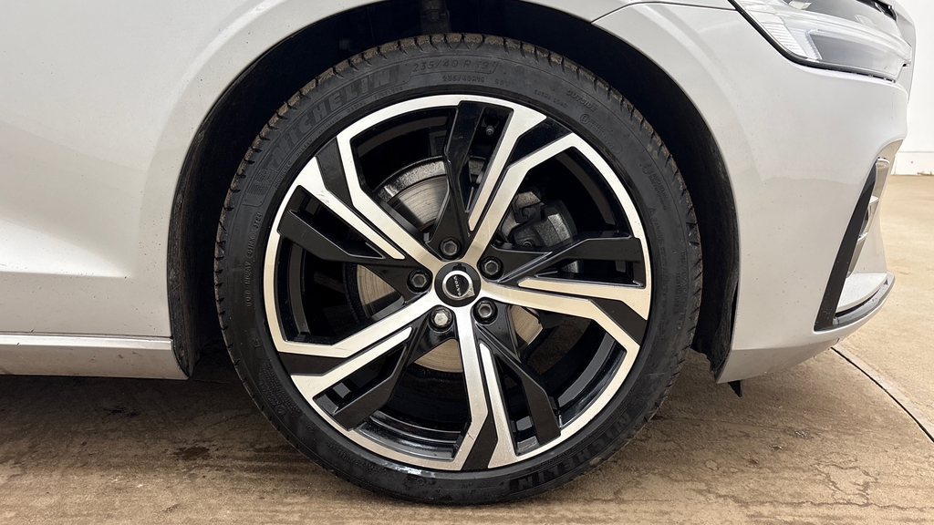 Volvo V60 Plus Black #18