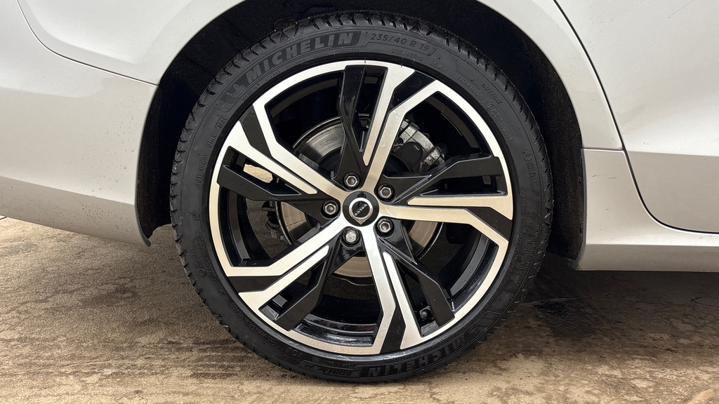 Volvo V60 Plus Black #15
