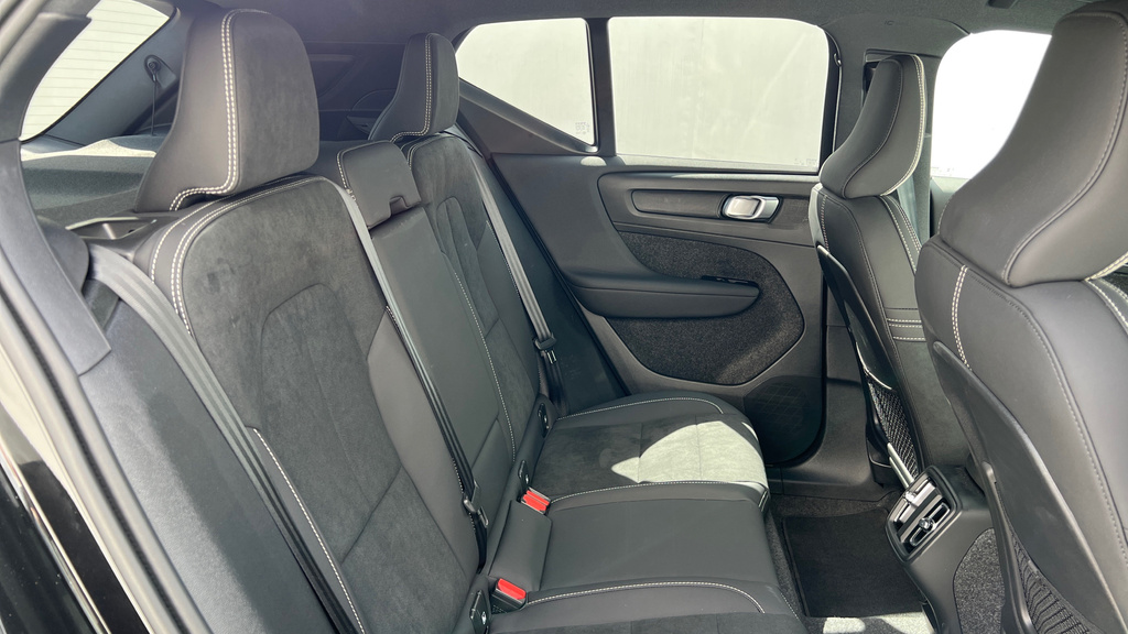 Volvo XC40 Xc40 2.0 B4p Plus Black Edition RO75MGU Black #6