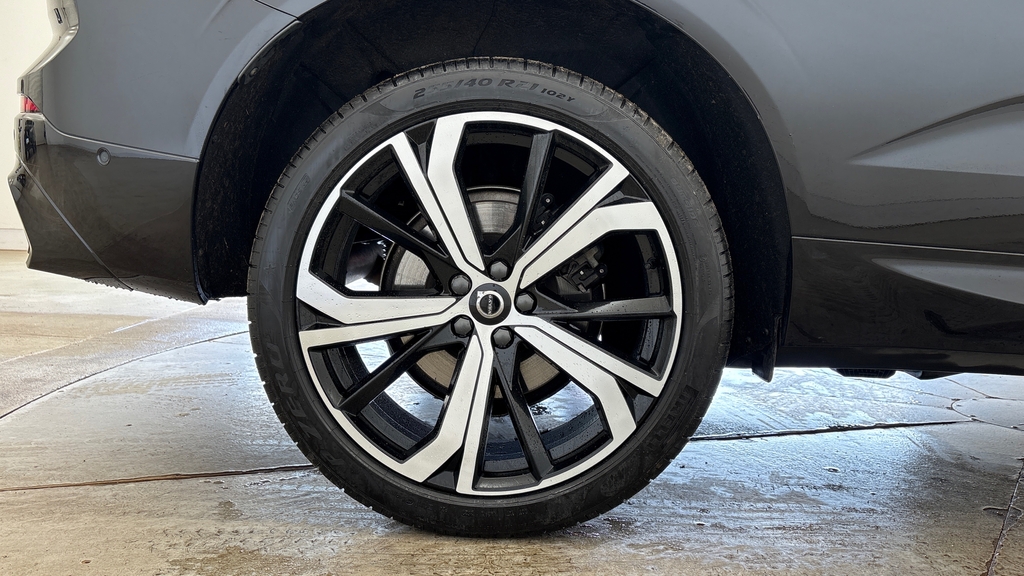 Volvo XC60 Xc60 2.0 B5p Ultra Dark Awd Geartronic Black #4