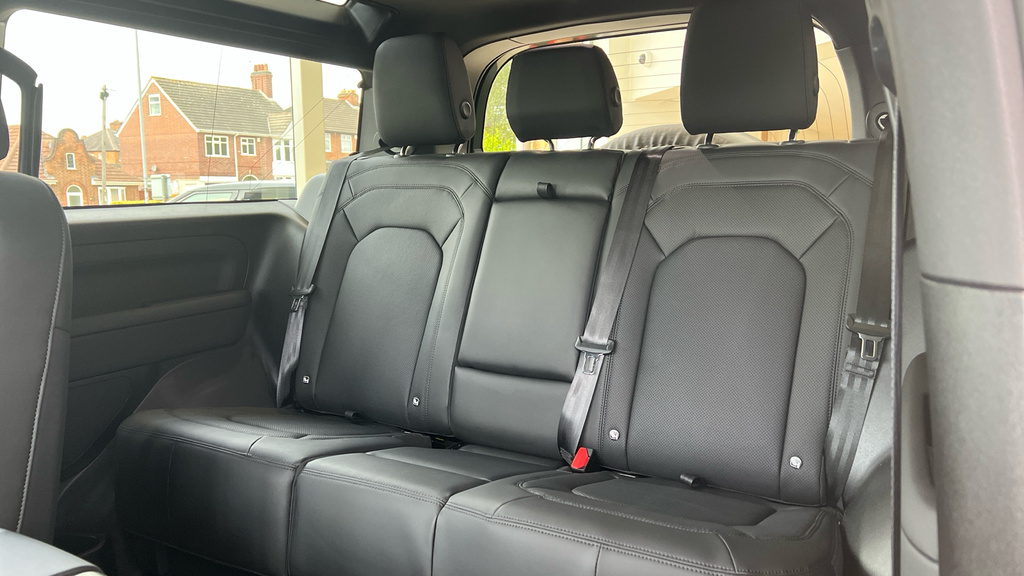 Land Rover Defender 90 Defender 3.0 D250 X-dynamic Se 90 Green #4