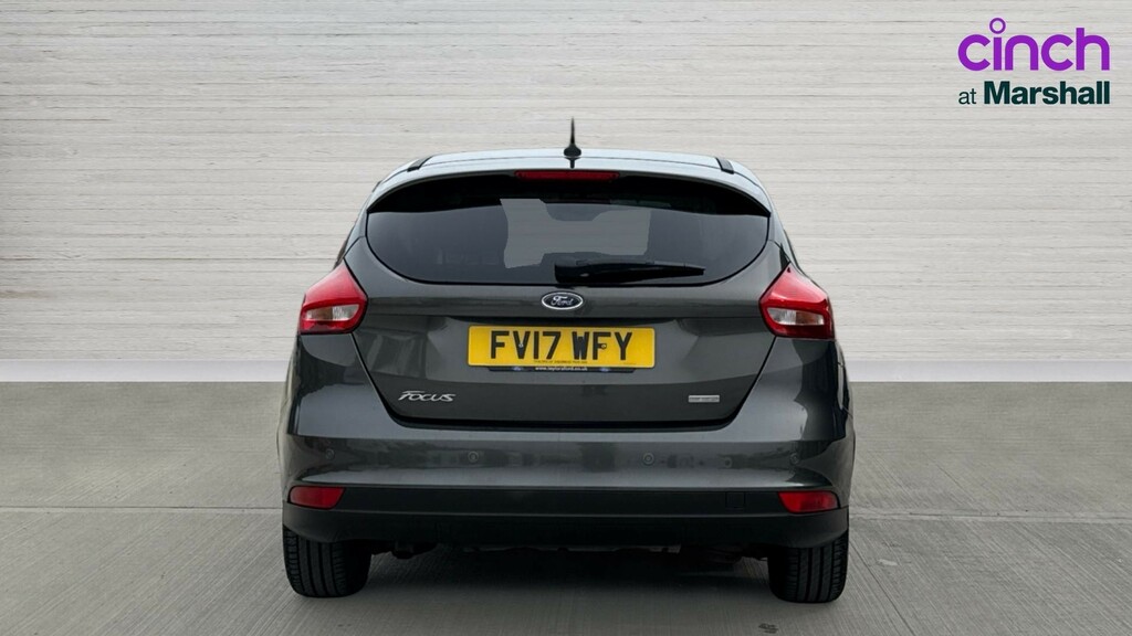 Ford Focus Focus 1.0 Ecoboost 125 Zetec Edition FV17WFY Grey #4
