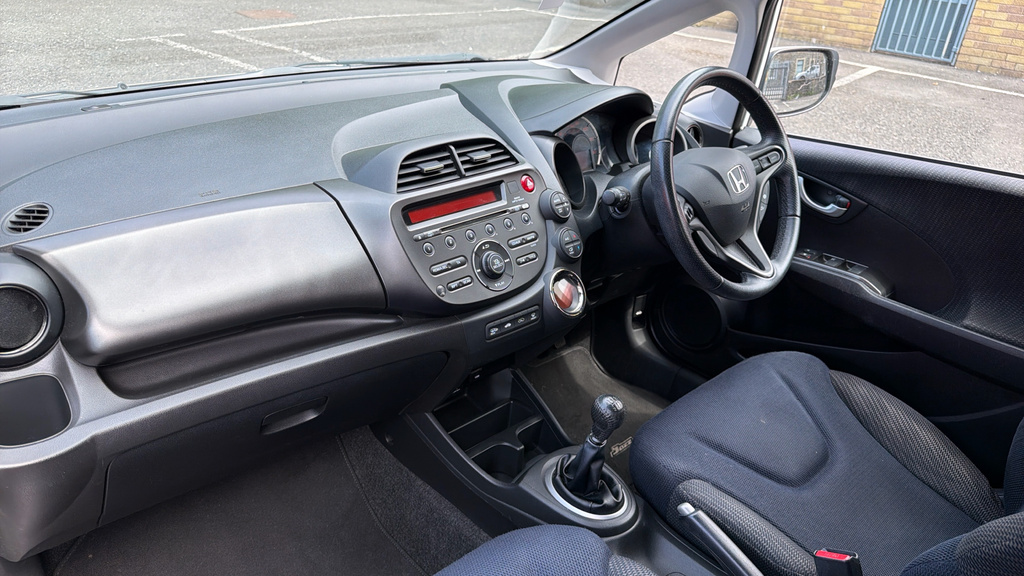 Honda Jazz Jazz 1.4 I-vtec Es Plus White #2