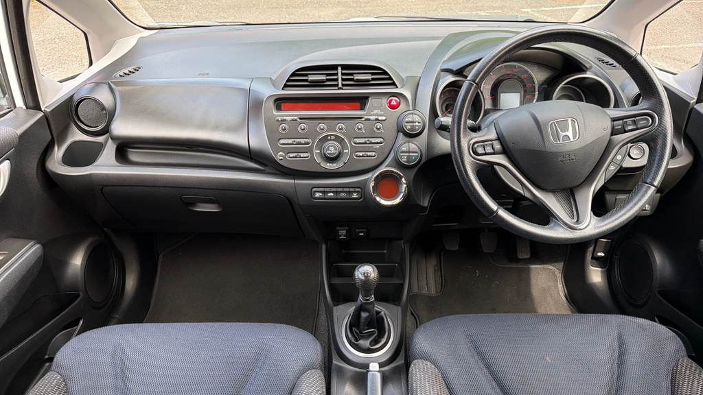 Honda Jazz Jazz 1.4 I-vtec Es Plus White #4
