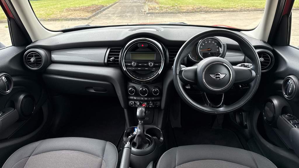 Mini Hatch Hatchback 1.5 Cooper RA66UMR Red #4
