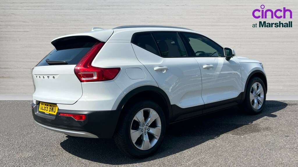 Volvo XC40 Xc40 2.0 D3 Momentum Pro Geartronic GL69BWU White #3