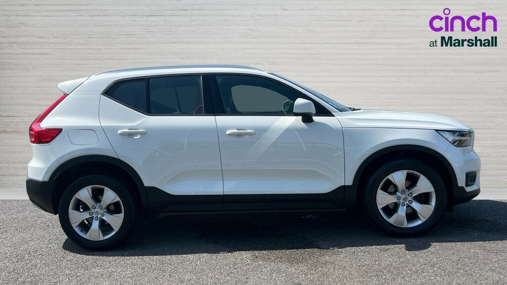 Volvo XC40 Xc40 2.0 D3 Momentum Pro Geartronic GL69BWU White #2