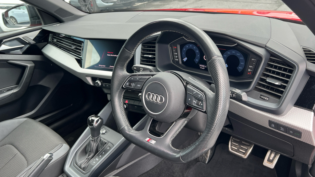 Audi A1 A1 35 Tfsi Black Edition S Tronic WJ21JFN Red #6