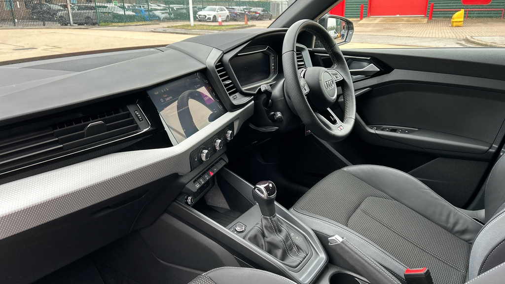 Audi A1 A1 35 Tfsi S Line S Tronic RF75TVL Black #2