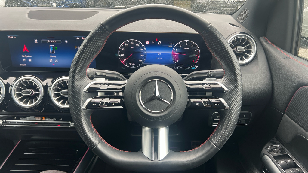 Mercedes-Benz B Class Hatchback White #12