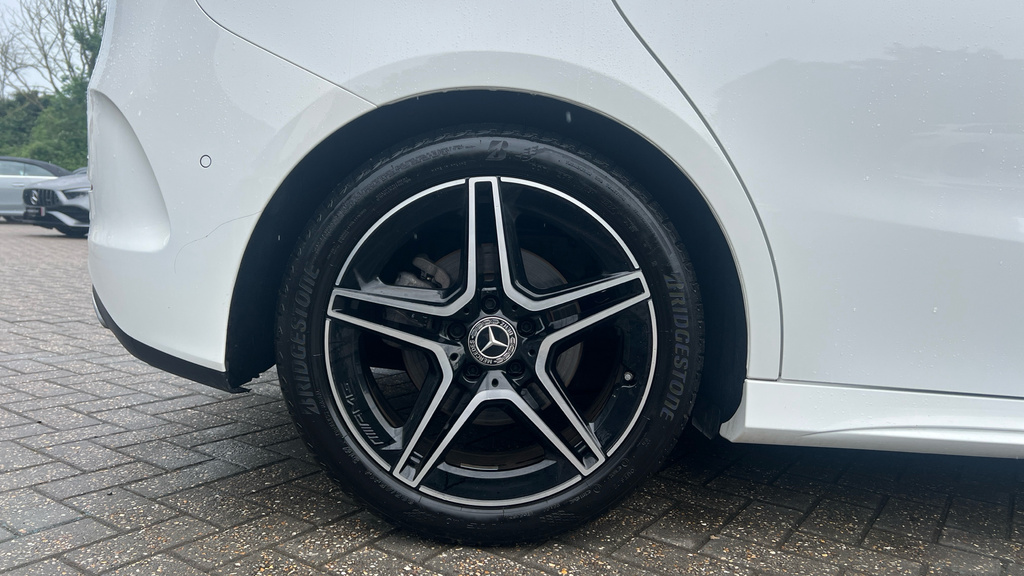 Mercedes-Benz B Class Hatchback White #27