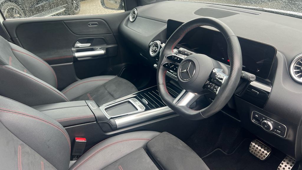 Mercedes-Benz B Class Hatchback White #3