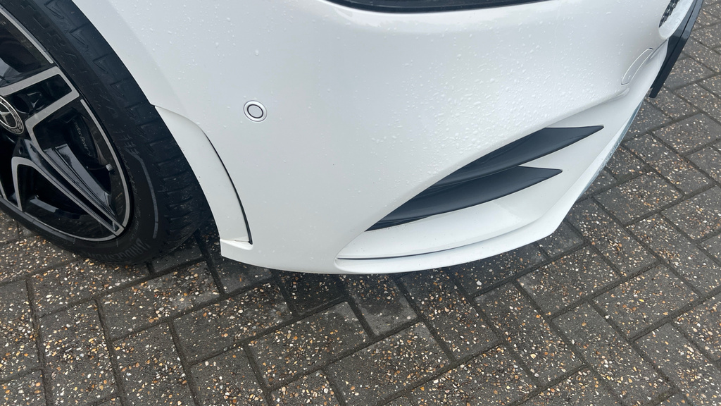 Mercedes-Benz B Class Hatchback White #31