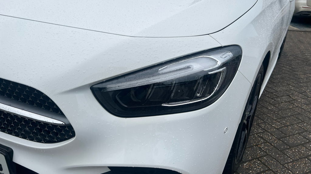 Mercedes-Benz B Class Hatchback White #20