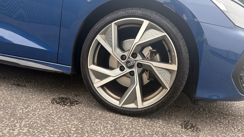 Audi A3 A3 35 Tdi Black Edition S Tronic WJ74DEU Blue #5