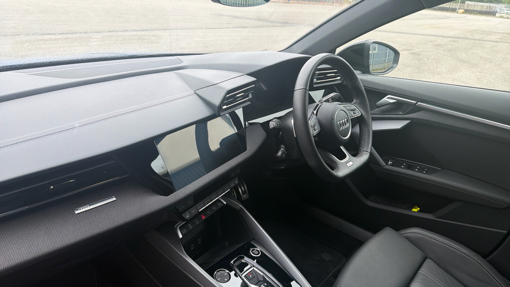 Audi A3 A3 35 Tdi Black Edition S Tronic WJ74DEU Blue #2