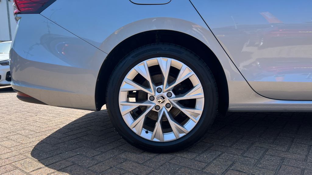 Skoda Superb Superb 1.5 Tsi Iv Se L Dsg EU74DFK Silver #5
