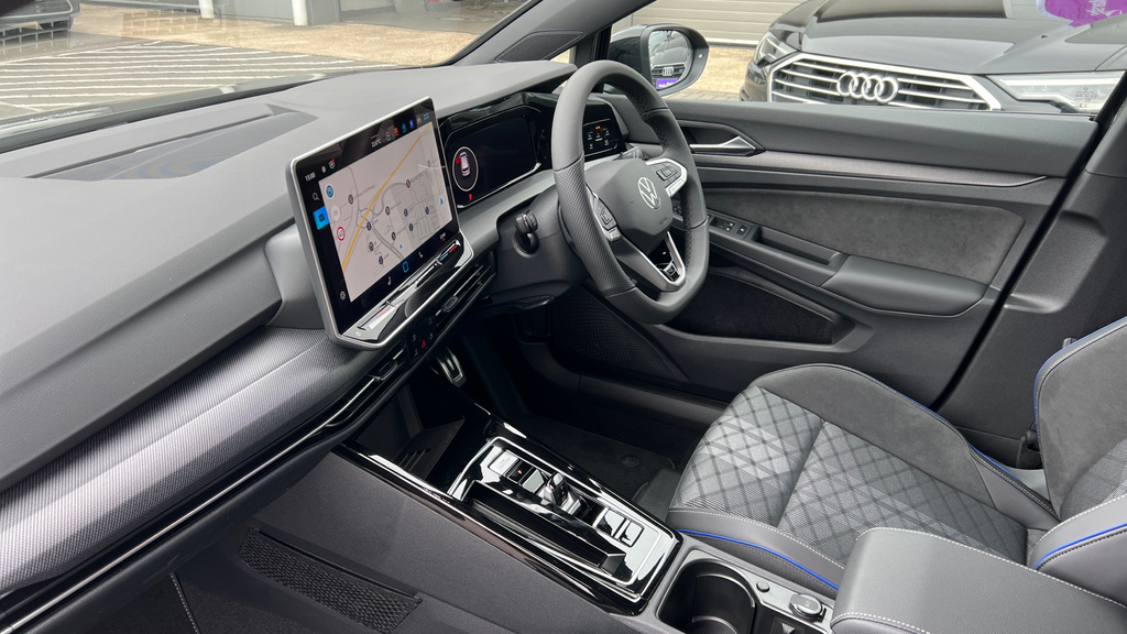 Volkswagen Golf Golf Hatch Black Edition 1.5 Etsi 150 Ps 7-Speed D OV26ZRJ Black #2