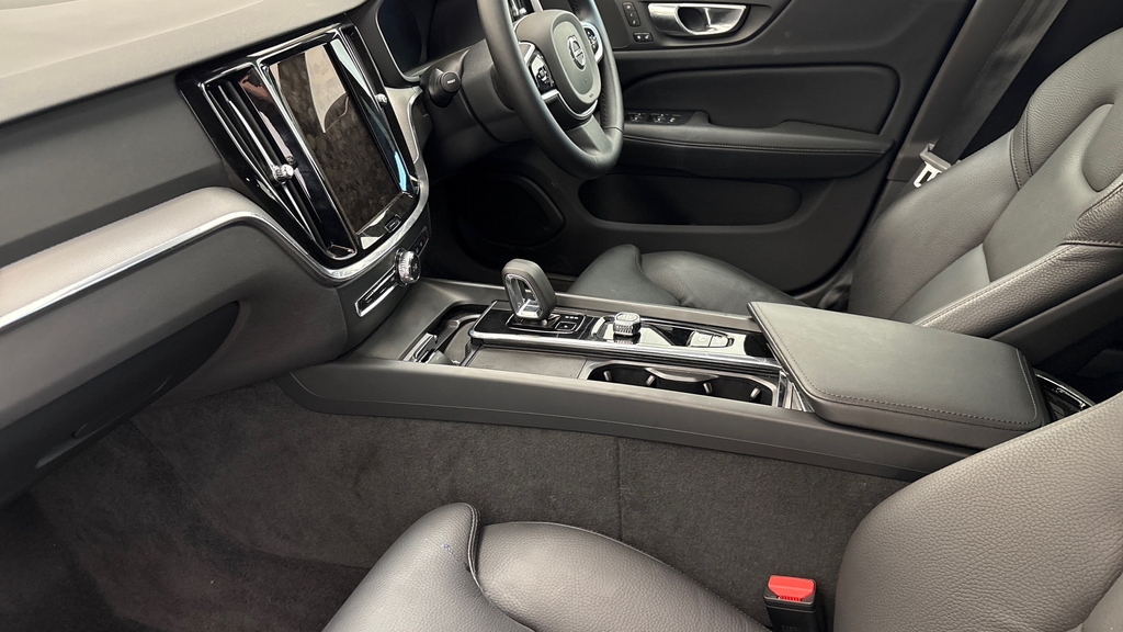Volvo V60 V60 2.0 B4p Plus Dark 7 Speed Blue #6