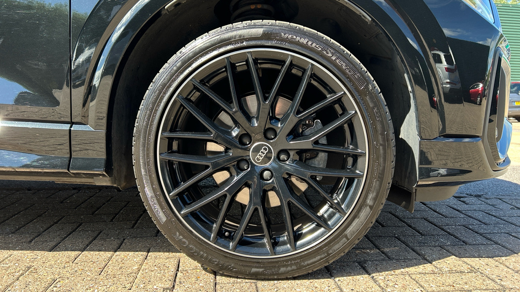 Audi Q2 Q2 35 Tfsi Black Edition S Tronic KS75AVE Black #5