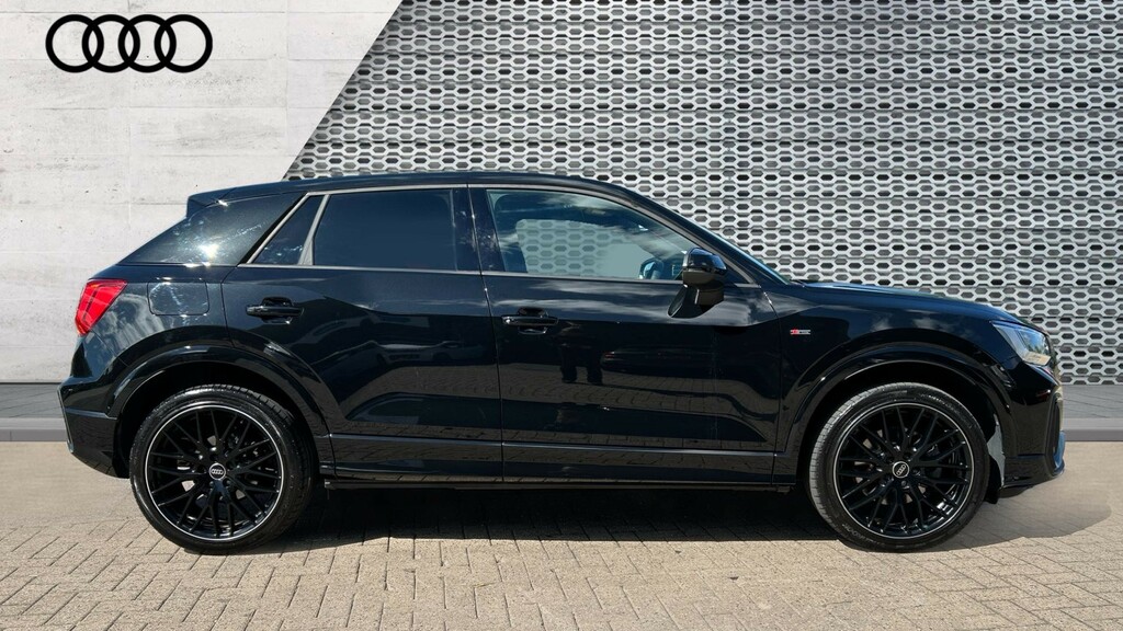 Audi Q2 Q2 35 Tfsi Black Edition S Tronic KS75AVE Black #4