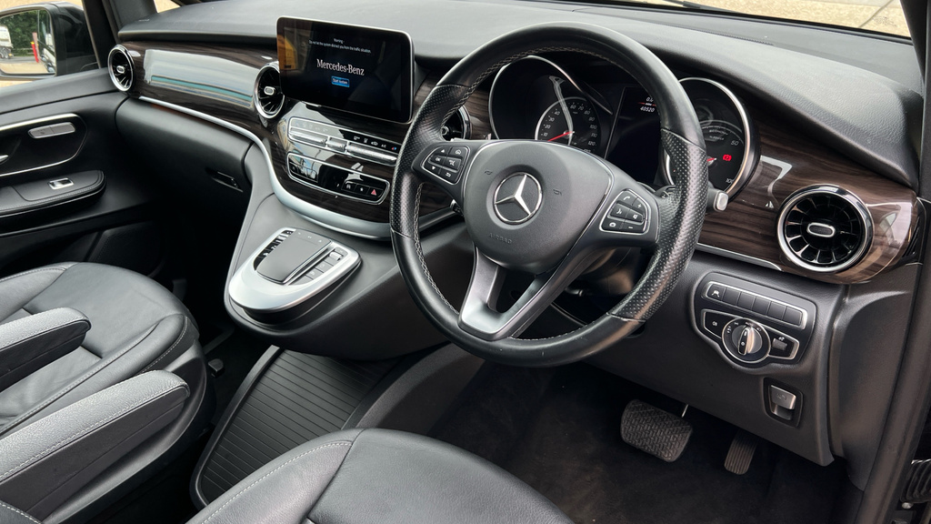 Mercedes-Benz EQV Eqv 300 150 Kw Sport 90 Kwh Black #3