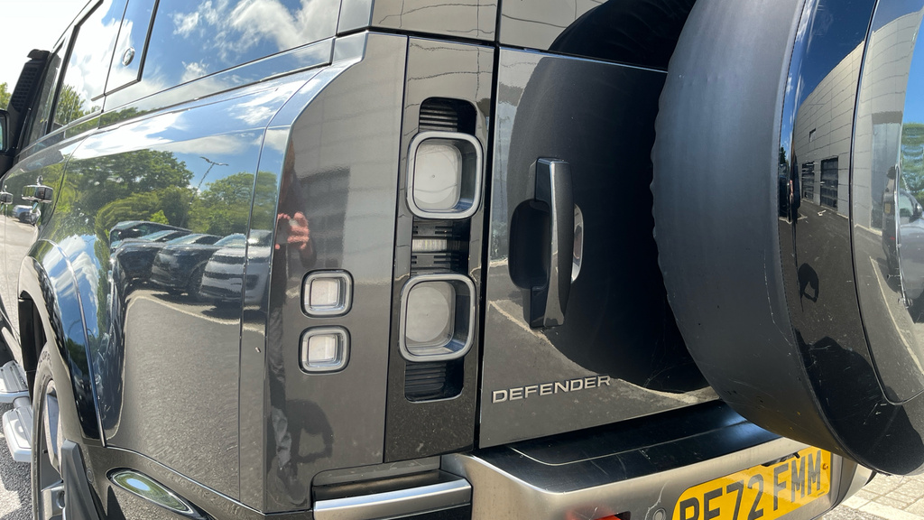 Land Rover Defender 130 X-dynamic Hse Grey #19