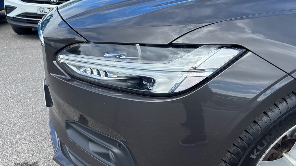 Volvo V90 2.0 B4d R Design Black #42