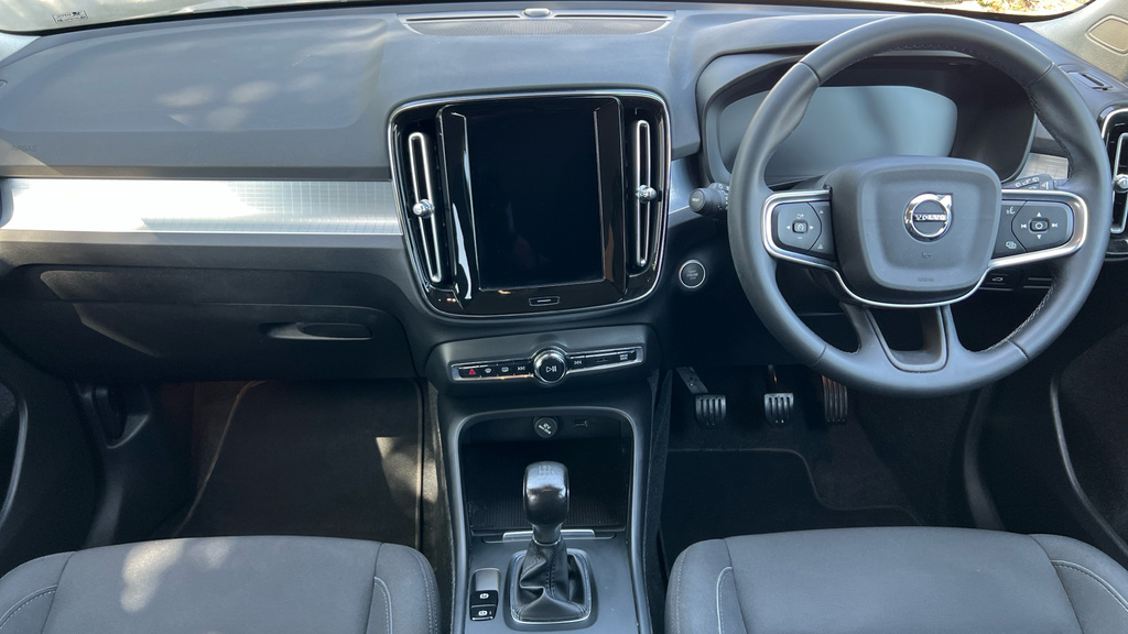Volvo XC40 Xc40 1.5 T3 163 Momentum YY22EZZ Black #5