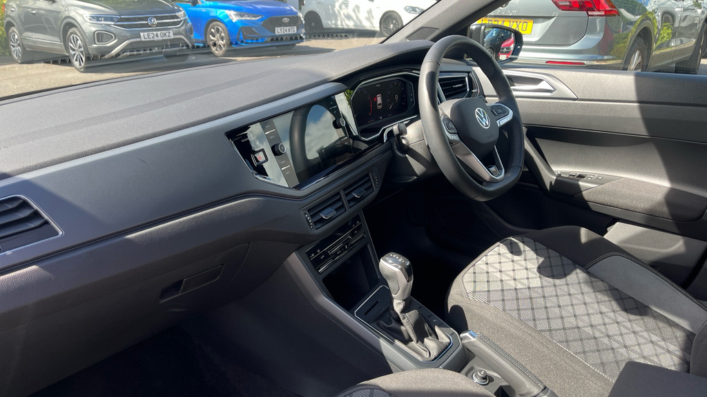 Volkswagen Polo Polo 1.0 Tsi 115 R-line Dsg DE75HUV Black #2