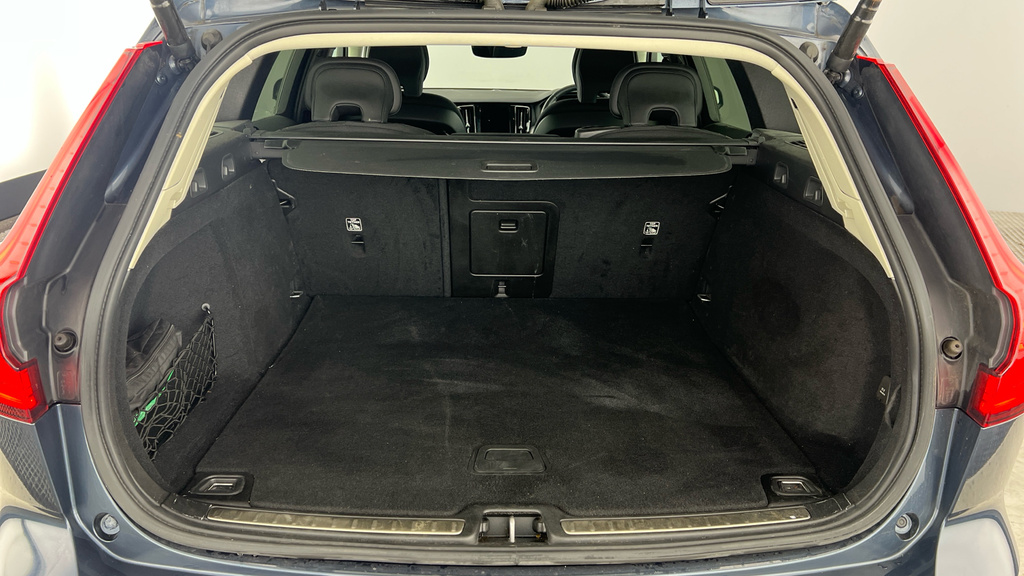 Volvo V60 V60 2.0 B4p Momentum 7 Speed Blue #5