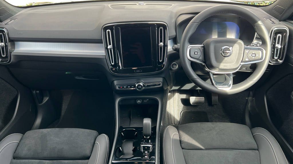 Volvo XC40 Volvo Xc40 Estate 2.0 B4p Plus Dark KN26JYW Blue #5