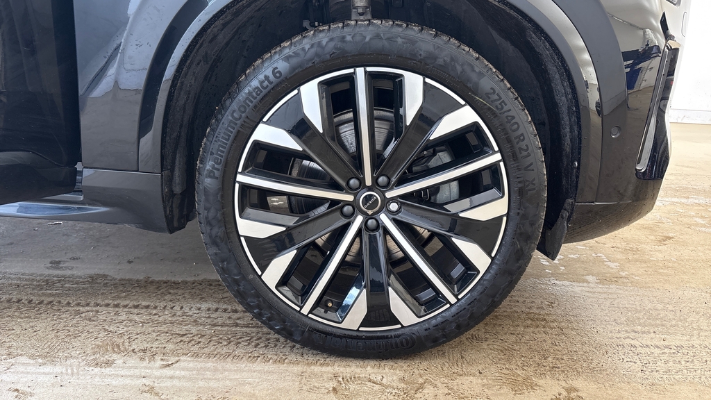 Volvo XC90 Xc90 2.0 B5p Ultra Dark Awd Geartronic Black #4