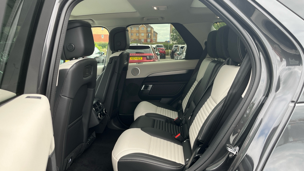 Land Rover Discovery Discovery 3.0 D350 Gemini Station Wagon OW26LNJ Grey #4