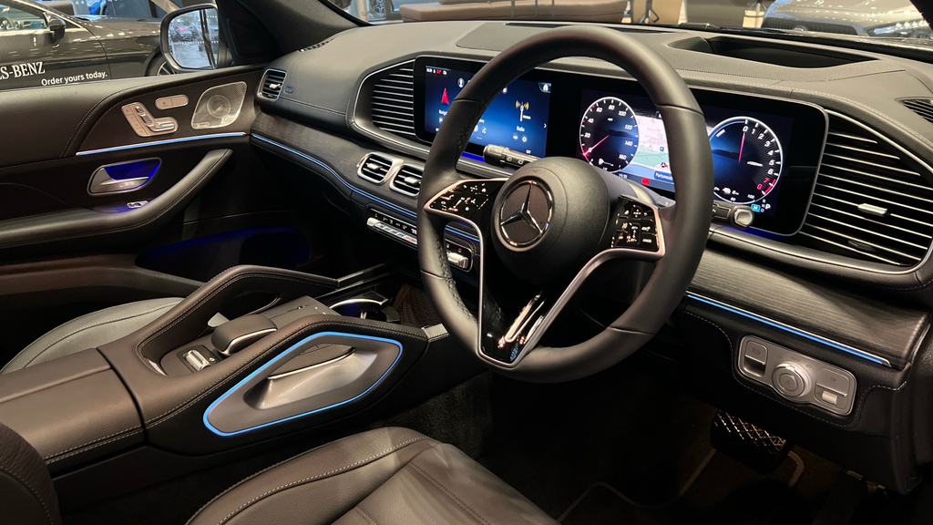 Mercedes-Benz GLE Class Gle 400E 4Matic Amg Line Premium Black #3