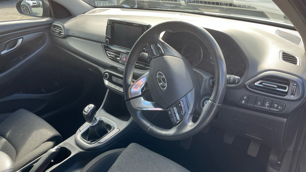 Hyundai I30 Hatchback Red #9