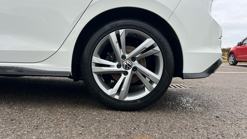 Volkswagen Golf Hatchback White #18