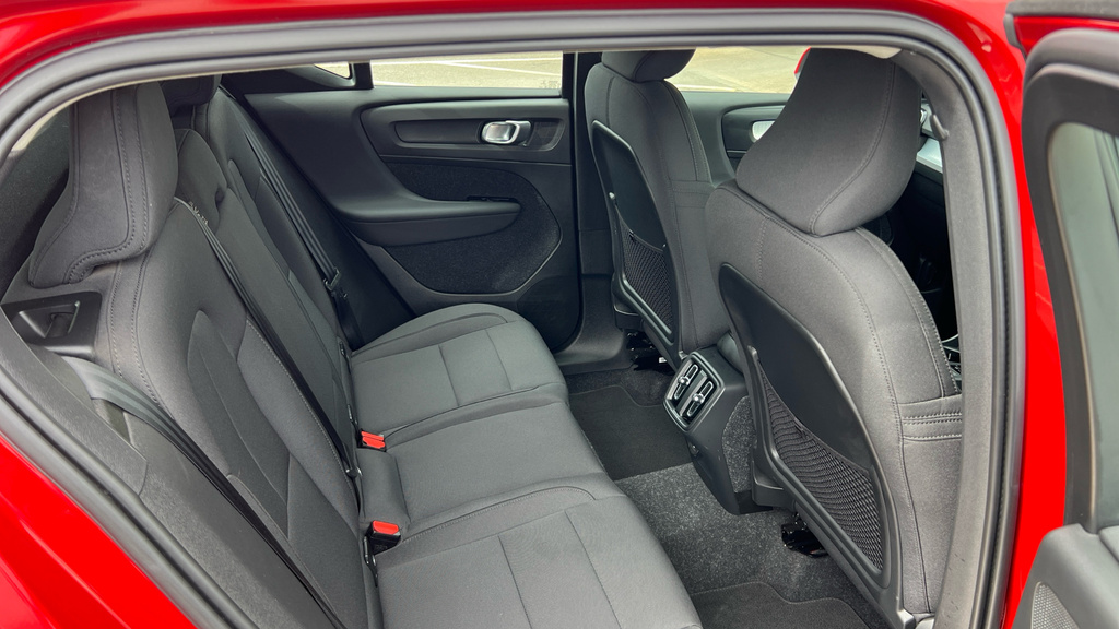 Volvo XC40 Xc40 1.5 T3 163 Momentum Geartronic WG21FTJ Red #6