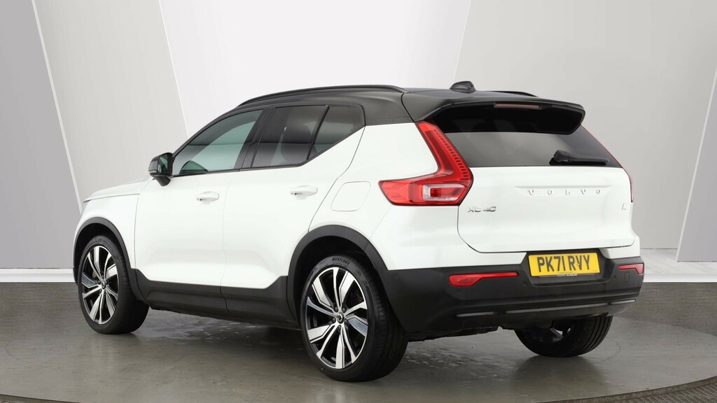 Volvo XC40 R-design T3 Black #3