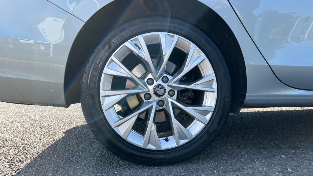 Skoda Superb Superb 1.5 Tsi E-tec Se L Dsg ET25DHA Silver #5