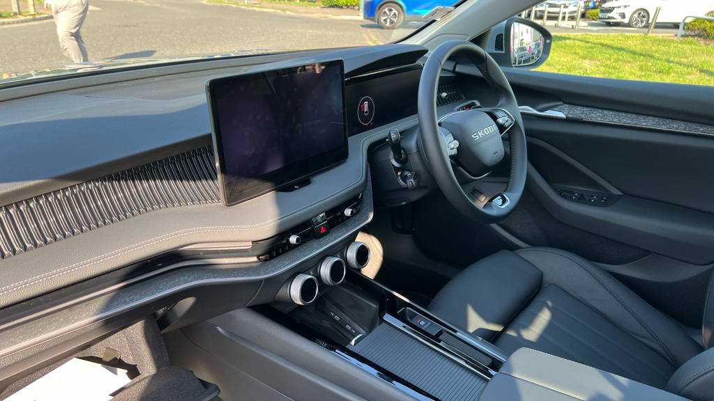 Skoda Superb Superb 1.5 Tsi E-tec Se L Dsg ET25DHA Silver #2