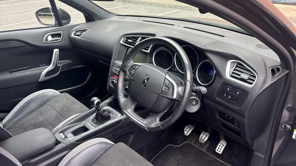 Citroen DS4 Hatchback Bluehdi Purple #9