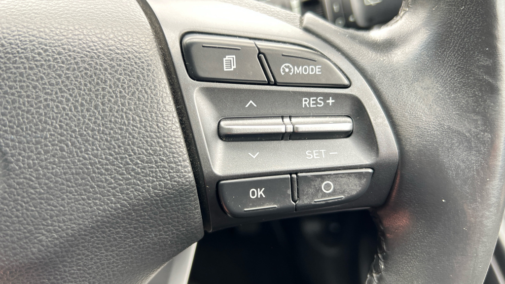 Hyundai Kona Premium Yellow #22