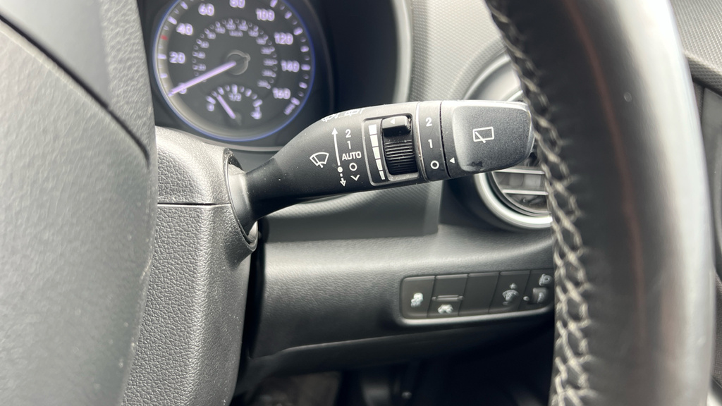 Hyundai Kona Premium Yellow #24