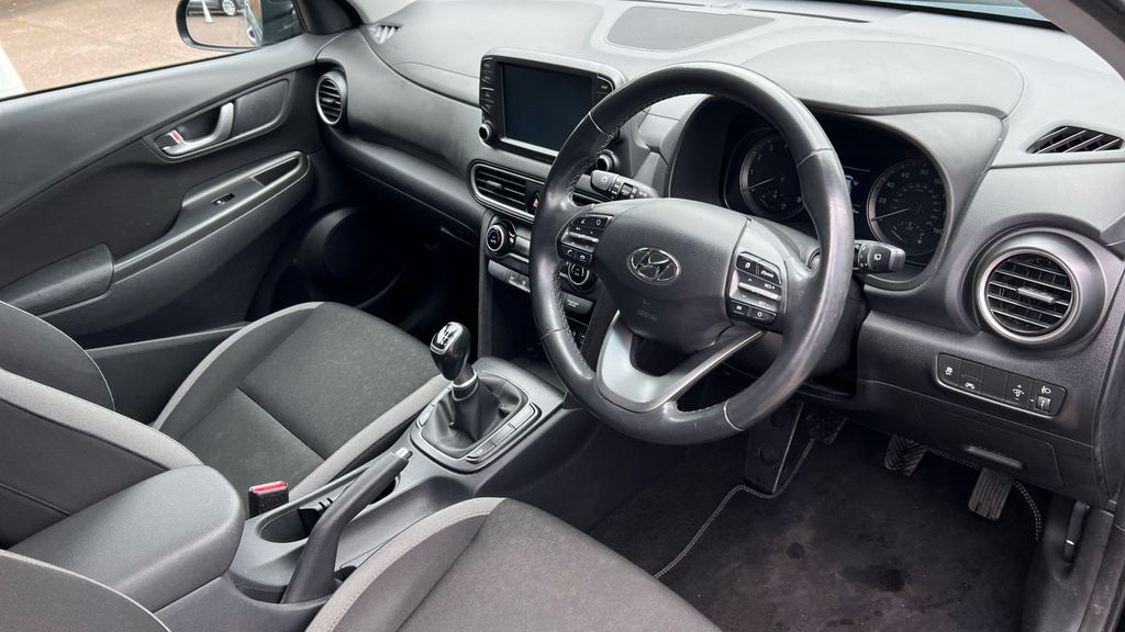 Hyundai Kona Premium Yellow #9