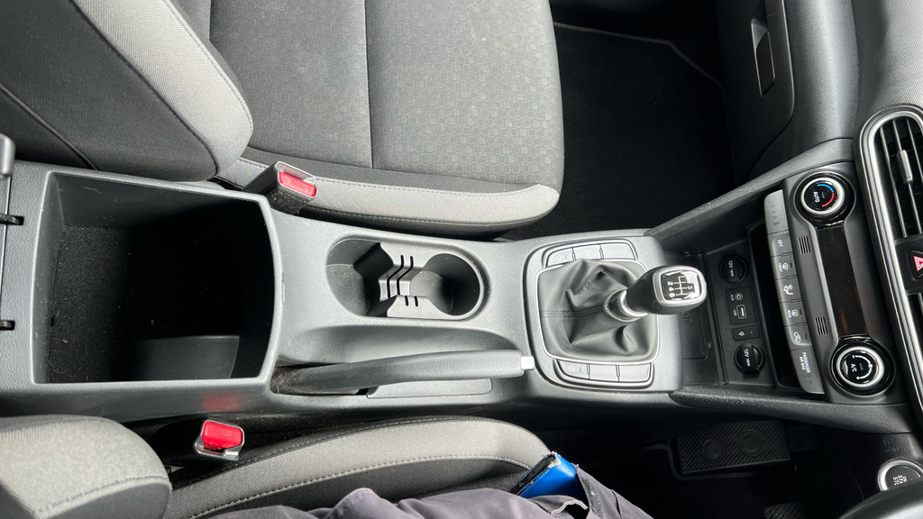 Hyundai Kona Premium Yellow #28