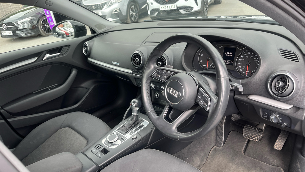 Audi A3 A3 Sportback Se Technik Tfsi Red #9