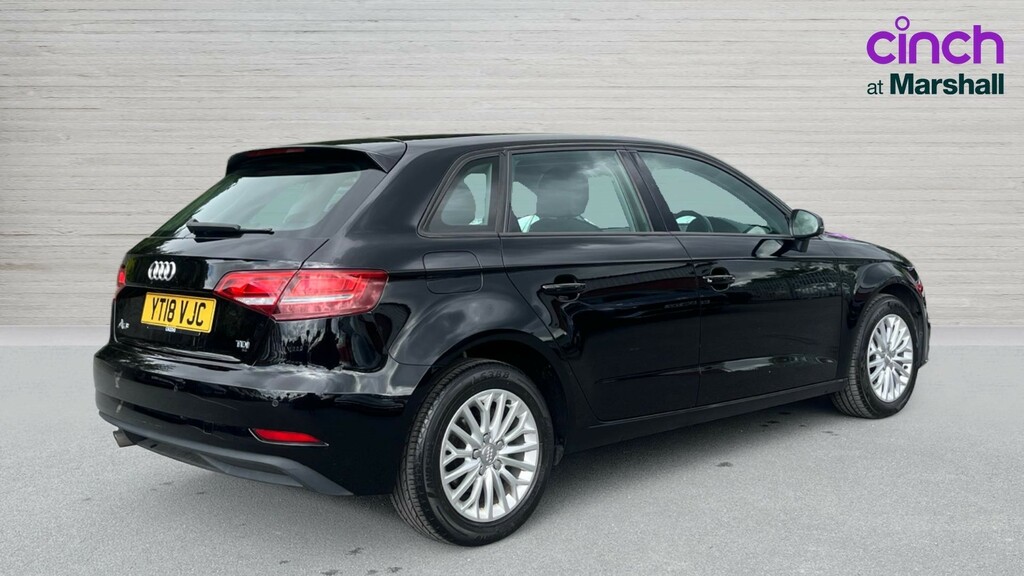 Audi A3 A3 Sportback Se Technik Tfsi Red #3